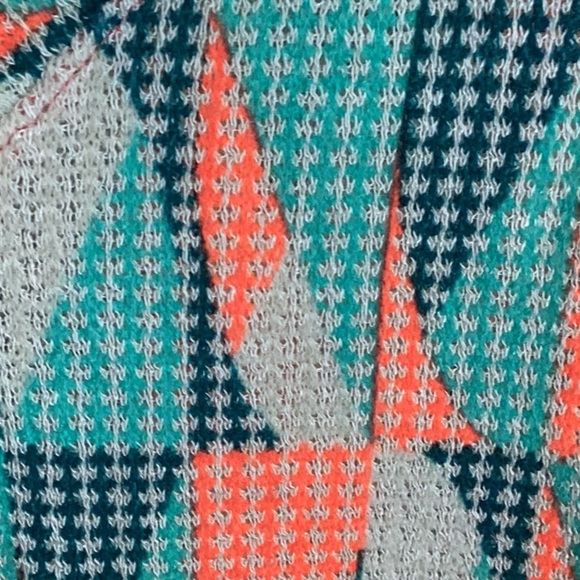 Vibrant Green and Orange Blouse for Effortless Elegance - Picture 3 of 5